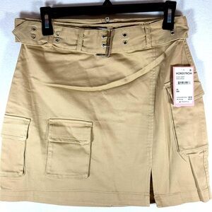 Juicy Couture Cargo Skirt With Belt Nomad Brown Size 29 inch waist.